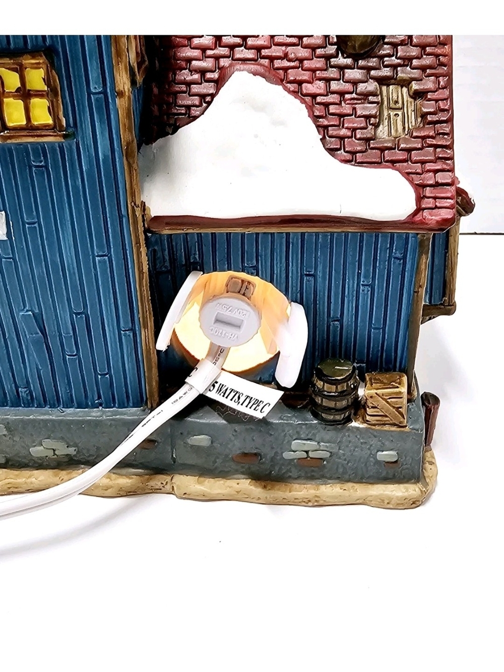 2002 LEMAX Porcelain Lighted House Light & Cord Burks Marina Services #25642 - Picture 9 of 15